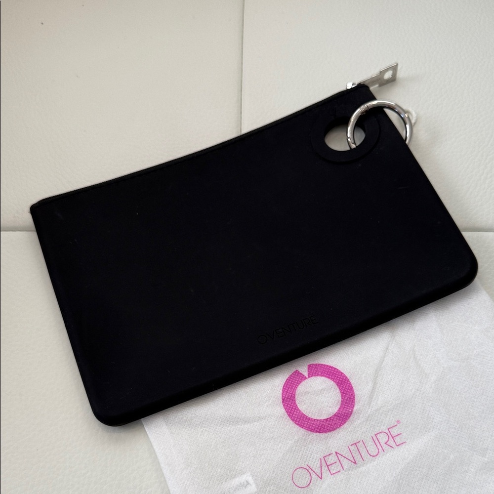 Oventure Brand New Large Pouch Black Silicone zippered pouch NWOT